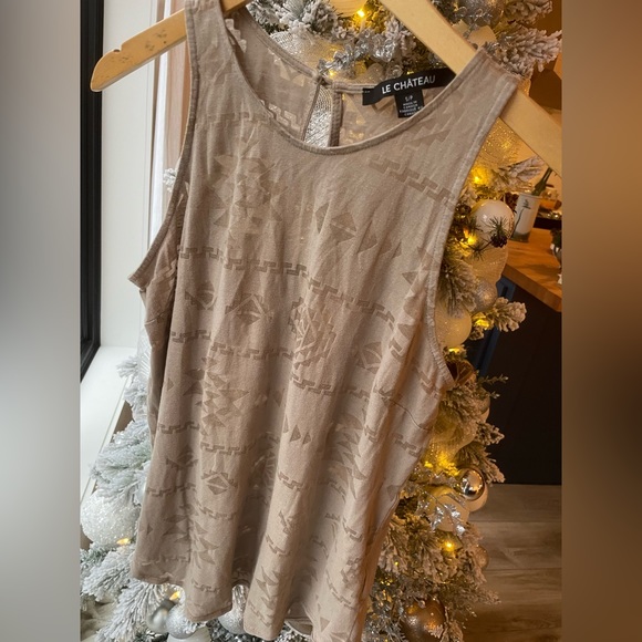 Le Chateau Tank Top - Picture 4 of 5